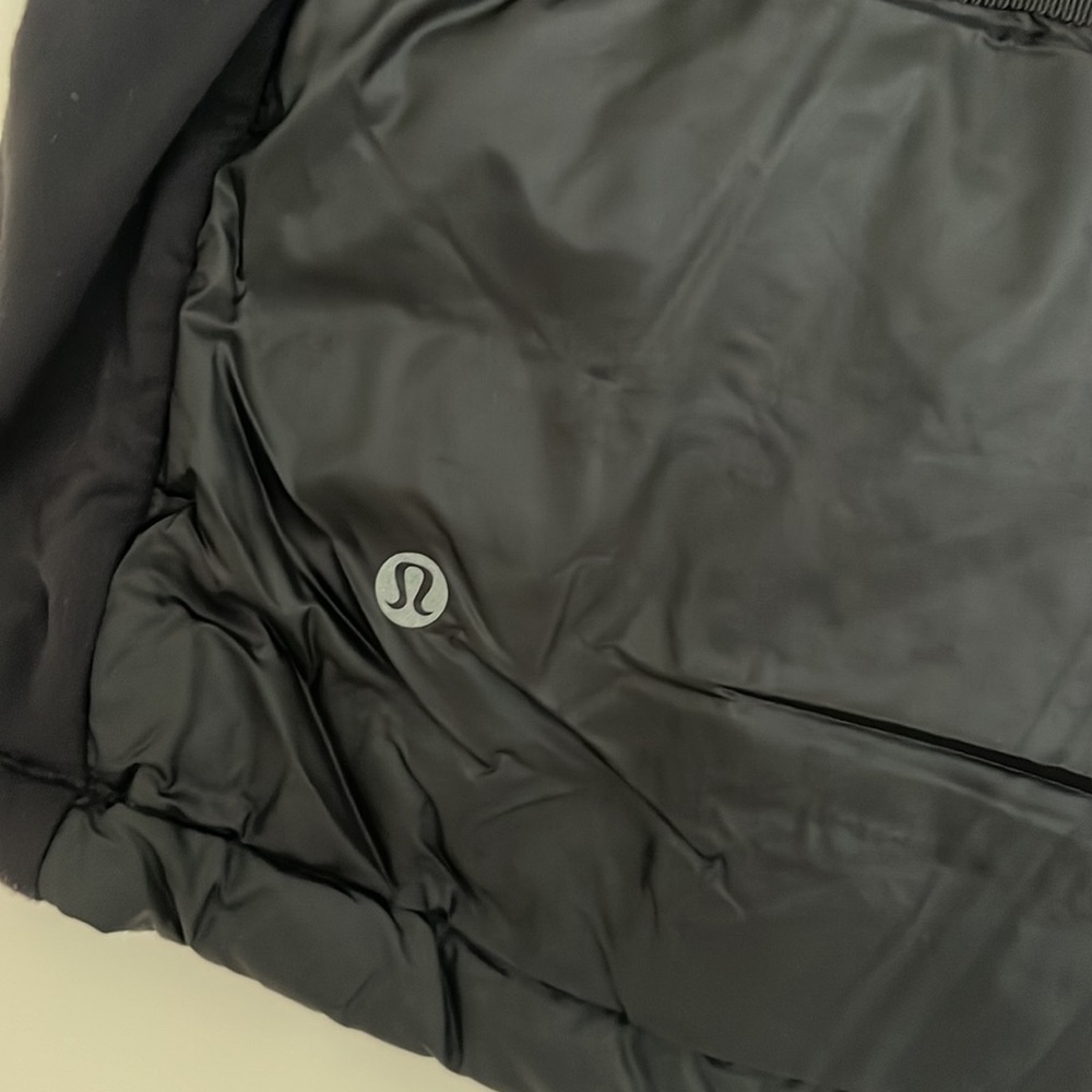 EUC Lululemon down for a run vest - Picture 5 of 5